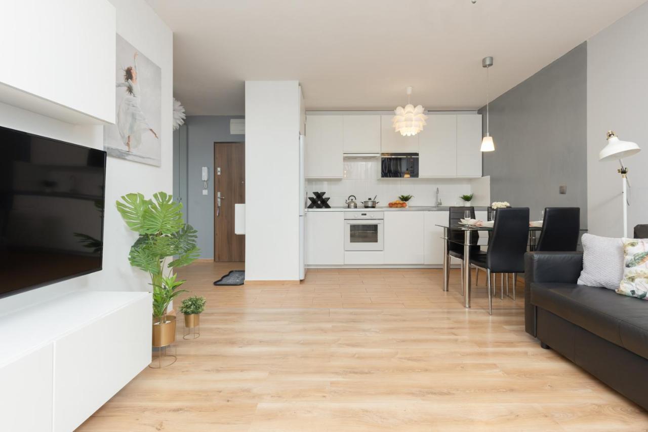 Warszawa Wawrzyszewska Apartment By Noclegi Renters Bagian luar foto